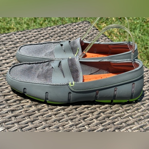 Upgrade Your Summer Style with These Like-New Penny Loafers - Picture 3 of 5